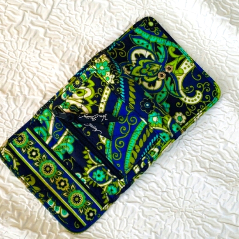 Vera Bradley Rhythm & Blues Pattern Trifold Wallet Blue & Green  Retired Pattern - Picture 3 of 16